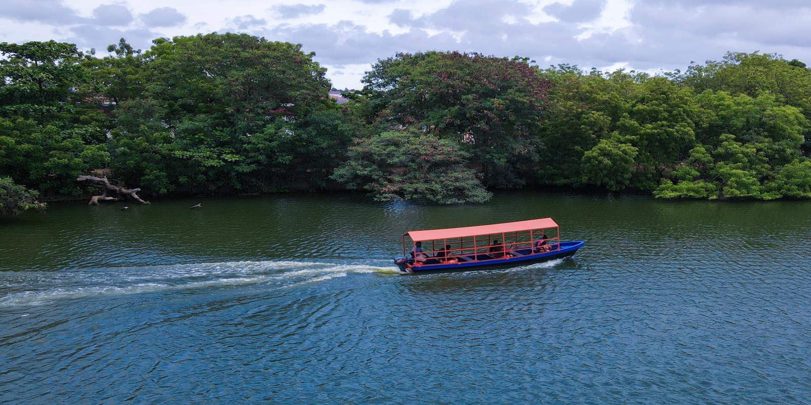 Group Lake Cruise